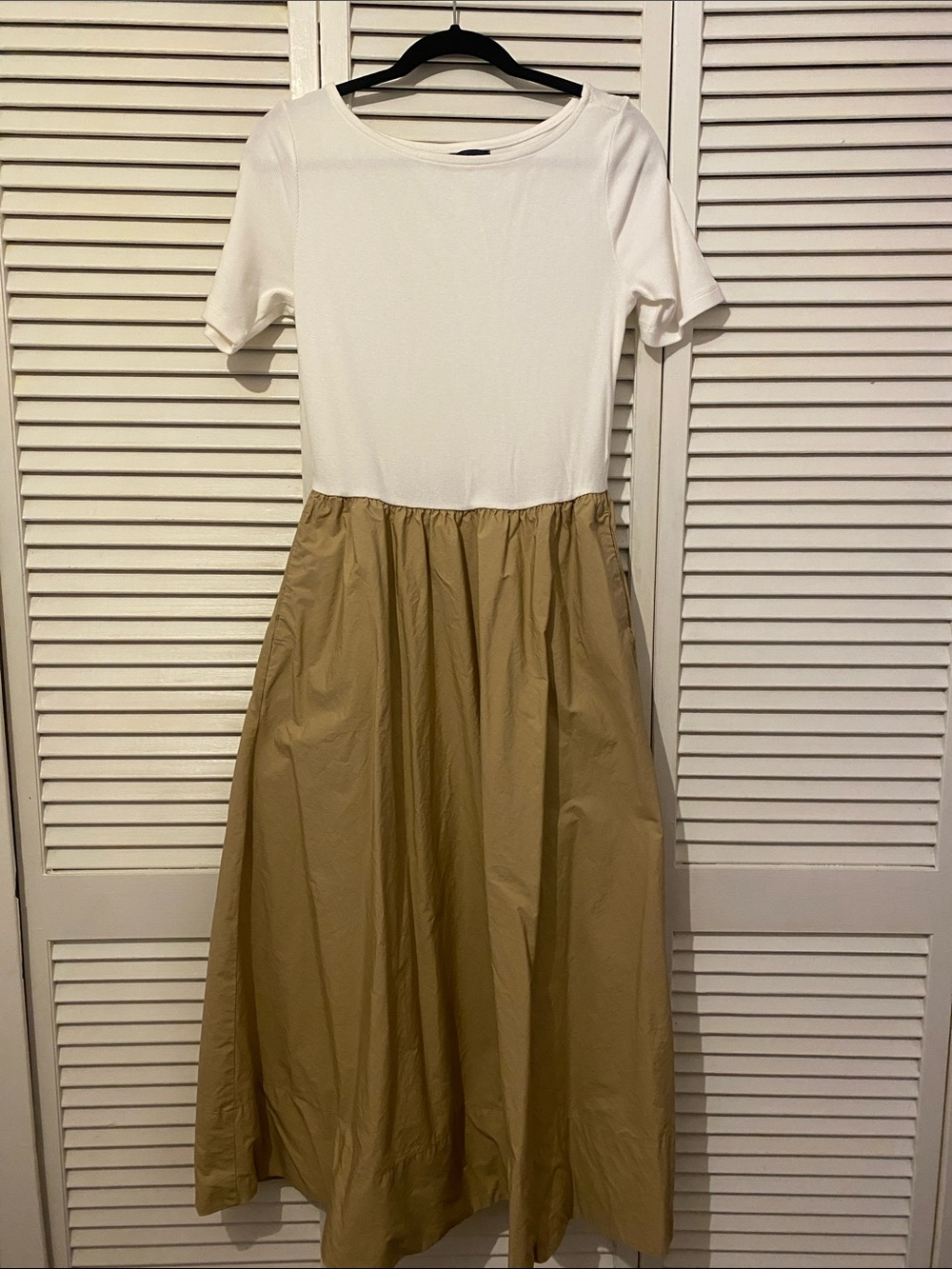 GAP White Top with Tan Full Skirt Midi Dress